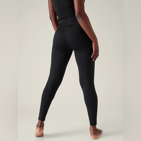 *NWOT* ATHLETA AURORA SEAMLESS LEGGING - Black - Picture 1 of 7